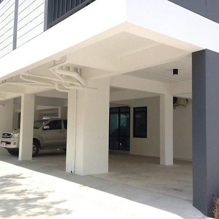 Promsook Apartment Csonburi Kültér fotó