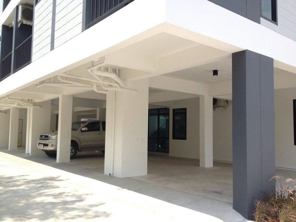 Promsook Apartment Csonburi Kültér fotó