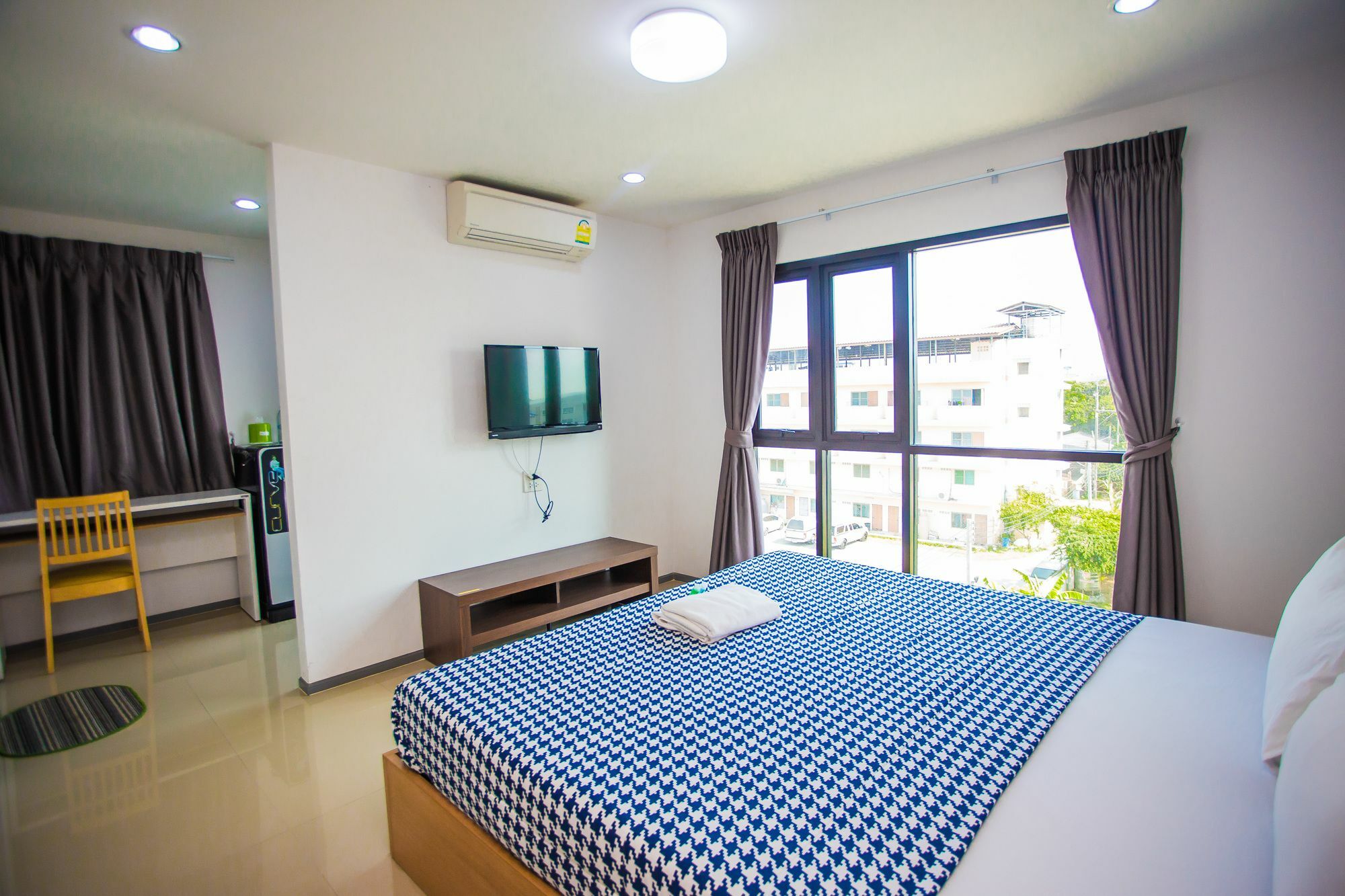 Promsook Apartment Csonburi Kültér fotó