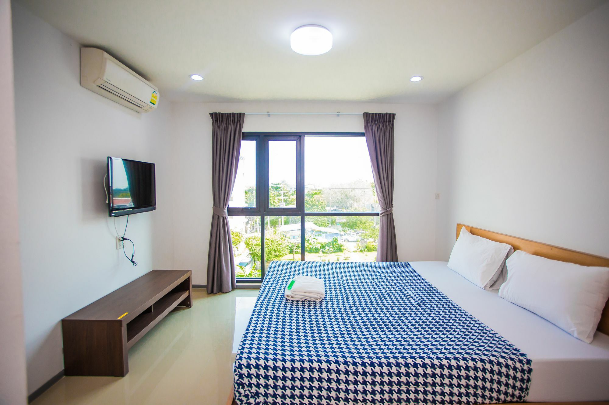Promsook Apartment Csonburi Kültér fotó